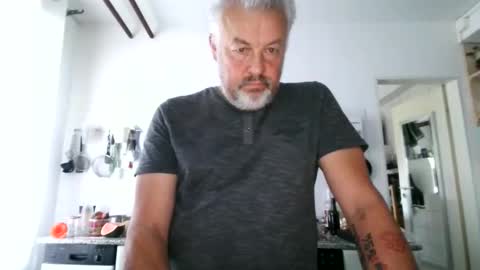 Snapshot of berg_boy chatting on September 21, 2025, 6:37 am Martin online show from September 21, 2025, 6:37 am