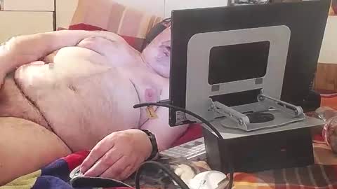 berlinerbaer1963 online show from September 11, 2025, 1:17 am