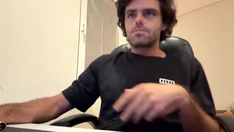 Berltex online show from November 3, 2025, 2:35 am