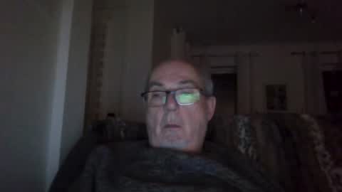 Snapshot of bernard1102 chatting on December 16, 2024, 2:25 am bernard1102 online show from December 16, 2024, 2:25 am