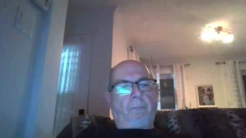 Snapshot of bernard1102 chatting on January 13, 2025, 11:41 am bernard1102 online show from January 13, 2025, 11:41 am