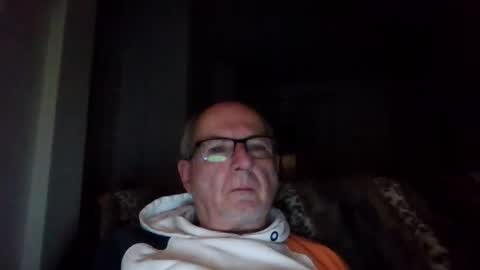 Snapshot of bernard1102 chatting on January 28, 2025, 2:32 am bernard1102 online show from January 28, 2025, 2:32 am