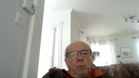 Snapshot of bernard1102 chatting on February 21, 2025, 2:06 pm bernard1102 online show from February 21, 2025, 2:06 pm