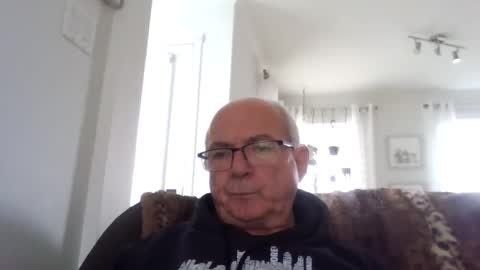 Snapshot of bernard1102 chatting on October 26, 2025, 3:51 pm bernard1102 online show from October 26, 2025, 3:51 pm