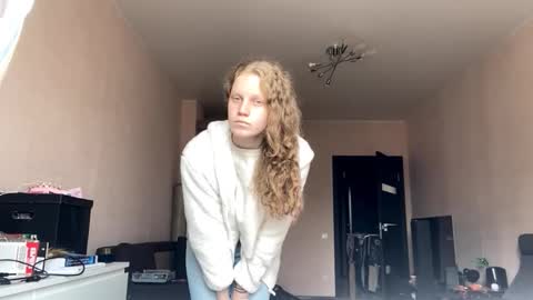 Sophia online show from September 15, 2025, 7:52 am