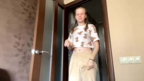 Sophia online show from October 4, 2025, 10:57 am