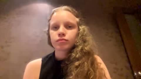 Sophia online show from October 11, 2025, 2:04 pm