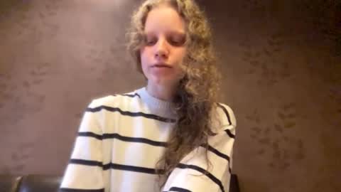 Sophia online show from October 19, 2025, 11:11 am