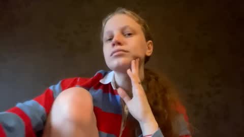 Sophia online show from October 22, 2025, 11:43 am