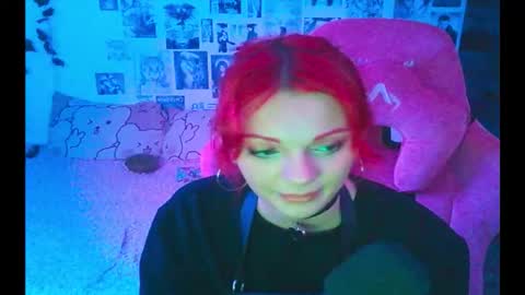 Snapshot of berriekitten chatting on November 2, 2025, 5:04 pm BerrieKitten online show from November 2, 2025, 5:04 pm