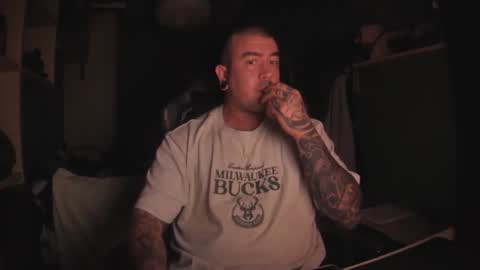 berto3389 online show from September 28, 2025, 10:59 pm