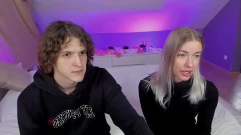 Snapshot of best_trip chatting on March 9, 2025, 8:29 am Danny and Kira online show from March 9, 2025, 8:29 am