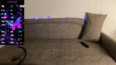 Teya online show from November 29, 2025, 7:06 pm