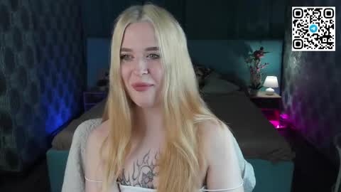 Snapshot of betany_foks chatting on May 27, 2026, 1:02 am Betany online show from May 27, 2026, 1:02 am