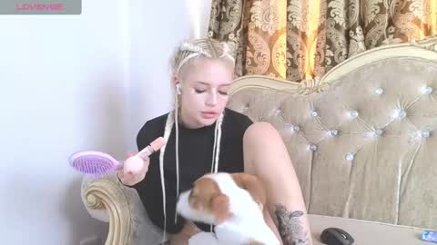 Betty and Oscar online show from March 12, 2025, 8:30 am