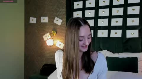 Snapshot of betty_watts chatting on June 7, 2026, 1:43 am Kelly online show from June 7, 2026, 1:43 am