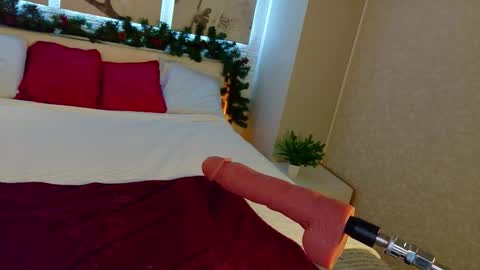 Betty online show from December 15, 2025, 8:35 pm