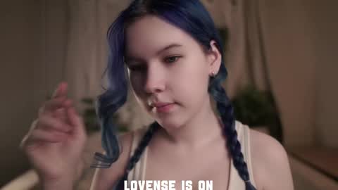 Eliz online show from December 23, 2025, 1:36 am