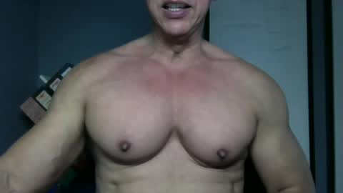 BGDKMUSCLEGUY - SELECTED BY CHATURBATE AS A TOP BROADCASTER FOR 2023 online show from November 14, 2025, 6:28 pm
