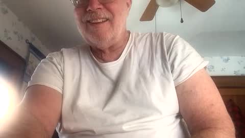 Snapshot of bhsurfer3 chatting on February 14, 2025, 2:02 pm bhsurfer3 online show from February 14, 2025, 2:02 pm