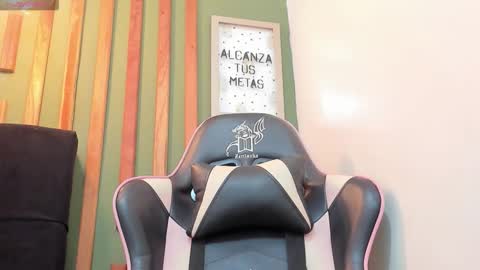 bianca_spear online show from December 13, 2025, 7:53 pm