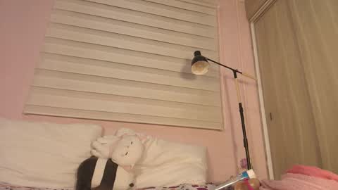 biancaa__18 online show from December 15, 2025, 8:13 pm