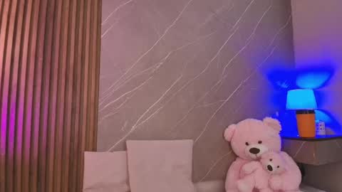 biancaa__18 online show from June 2, 2026, 7:27 pm