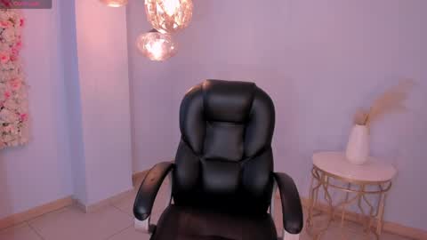 Bianca Pierce online show from April 4, 2026, 12:02 pm