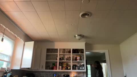 Easy Jay online show from September 11, 2025, 3:45 pm