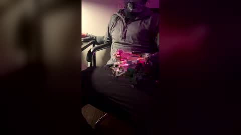 big_daddy_500088 online show from April 12, 2026, 1:54 am