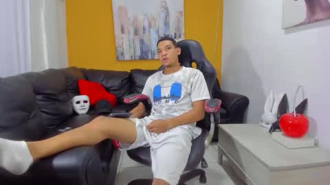 big_jhoonss_ online show from October 15, 2025, 3:06 am