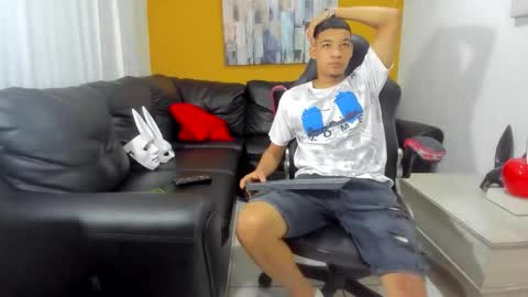 big_jhoonss_ online show from October 19, 2025, 2:45 am