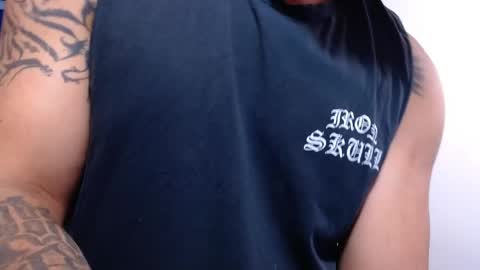 big_niiko online show from April 17, 2026, 2:36 am