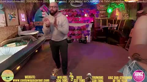 Snapshot of bigbananamilfshake chatting on February 24, 2025, 4:38 am Mya and Angelo online show from February 24, 2025, 4:38 am