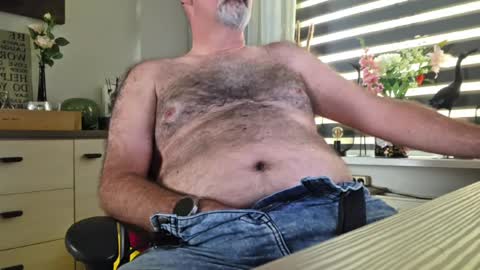 Snapshot of bigbibear88 chatting on June 30, 2026, 9:54 am bigbibear88 online show from June 30, 2026, 9:54 am
