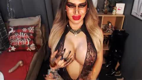 Loraine Cruz online show from February 21, 2025, 1:44 am