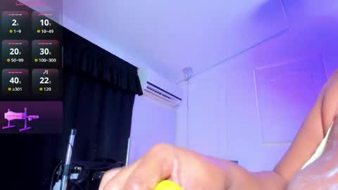 Snapshot of bigboobs_violeta chatting on April 28, 2026, 2:27 am VIOLETA online show from April 28, 2026, 2:27 am