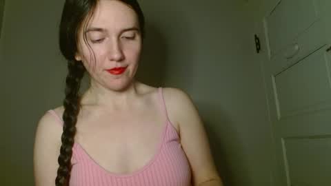 Isabella online show from February 11, 2026, 6:51 am