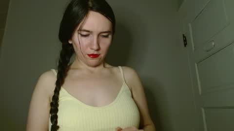 Isabella online show from March 10, 2026, 1:32 am