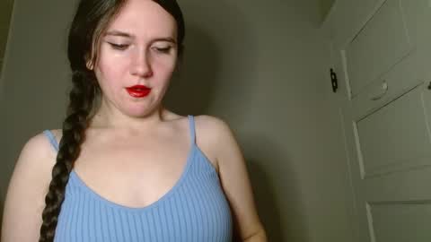 Isabella online show from March 14, 2026, 7:03 am