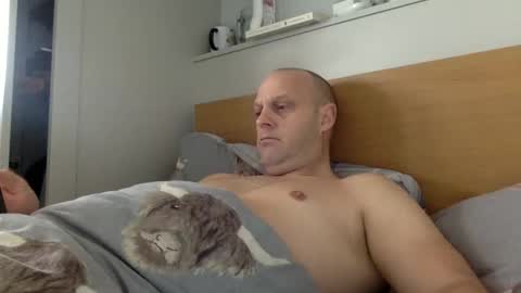 Snapshot of bigbumlover2377 chatting on March 7, 2025, 9:18 am bigbumlover2377 online show from March 7, 2025, 9:18 am