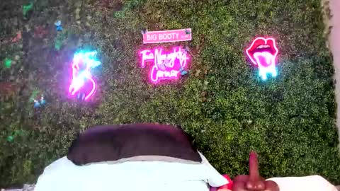 bigbuttsarena online show from February 18, 2026, 8:43 am