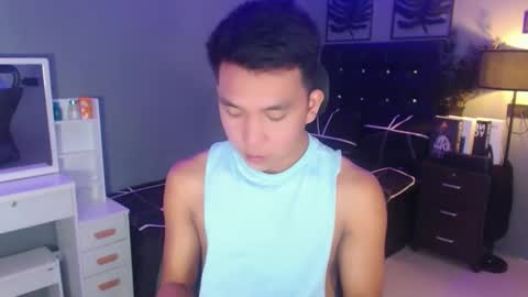 Snapshot of bigcocksimonxx chatting on December 14, 2024, 12:55 pm Simon online show from December 14, 2024, 12:55 pm