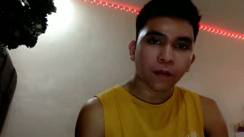 Snapshot of bigcocksimonxx chatting on March 9, 2025, 6:11 pm Simon online show from March 9, 2025, 6:11 pm