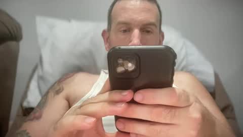 Snapshot of bigcocksuckingslut chatting on December 31, 2024, 1:47 am bigcocksuckingslut online show from December 31, 2024, 1:47 am