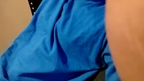 Snapshot of bigdaddie2muchh909 chatting on February 18, 2025, 6:37 am Cloudy909 online show from February 18, 2025, 6:37 am