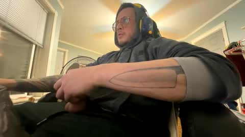 Snapshot of bigdom2k7 chatting on April 9, 2026, 7:25 am Bigdom1337 online show from April 9, 2026, 7:25 am