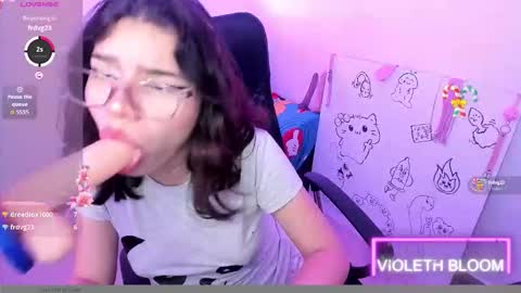 Snapshot of bigfinger125 chatting on February 5, 2026, 7:35 am Lucy and Fred online show from February 5, 2026, 7:35 am