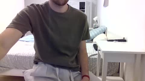 biggbaguette1 online show from October 2, 2025, 1:40 pm