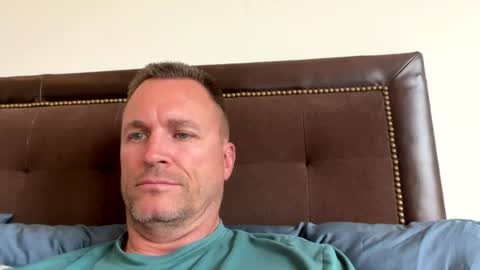 bigger22332233 online show from July 22, 2026, 11:07 pm